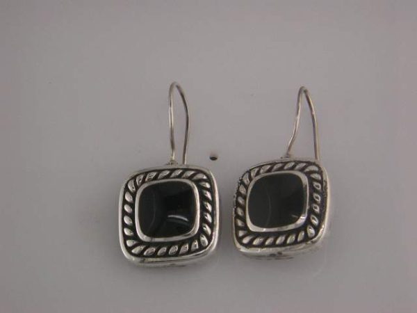 STERLING SILVER BLACK ONYX EARRINGS. 7.4 GRAMS.