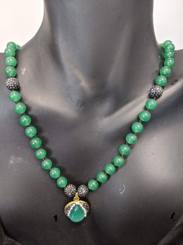 20" BEADED GREEN ONYX NECKLACE WITH 4 HEMATITE BEADS AND HANGING ONYX, HEMATITE AND RHINESTONE PENDANT