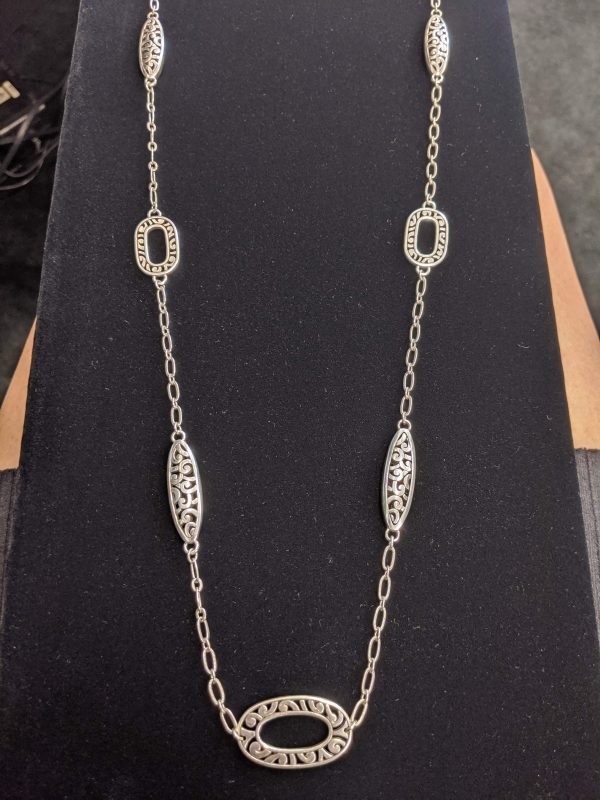 LADIES BRIGHTON 40" SILVER PLATED LINK NECKLACE.