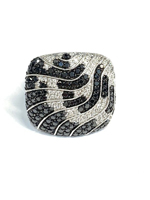 PAVE SET DIAMOND RING BLACK & WHITE