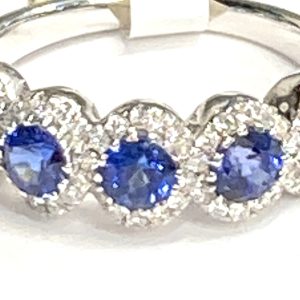 SAPPHIRE AND DIAMOND RING