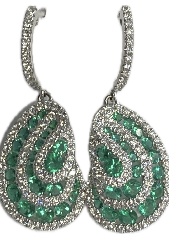 EMERALD & DIAMOND DANGLING EARRINGS