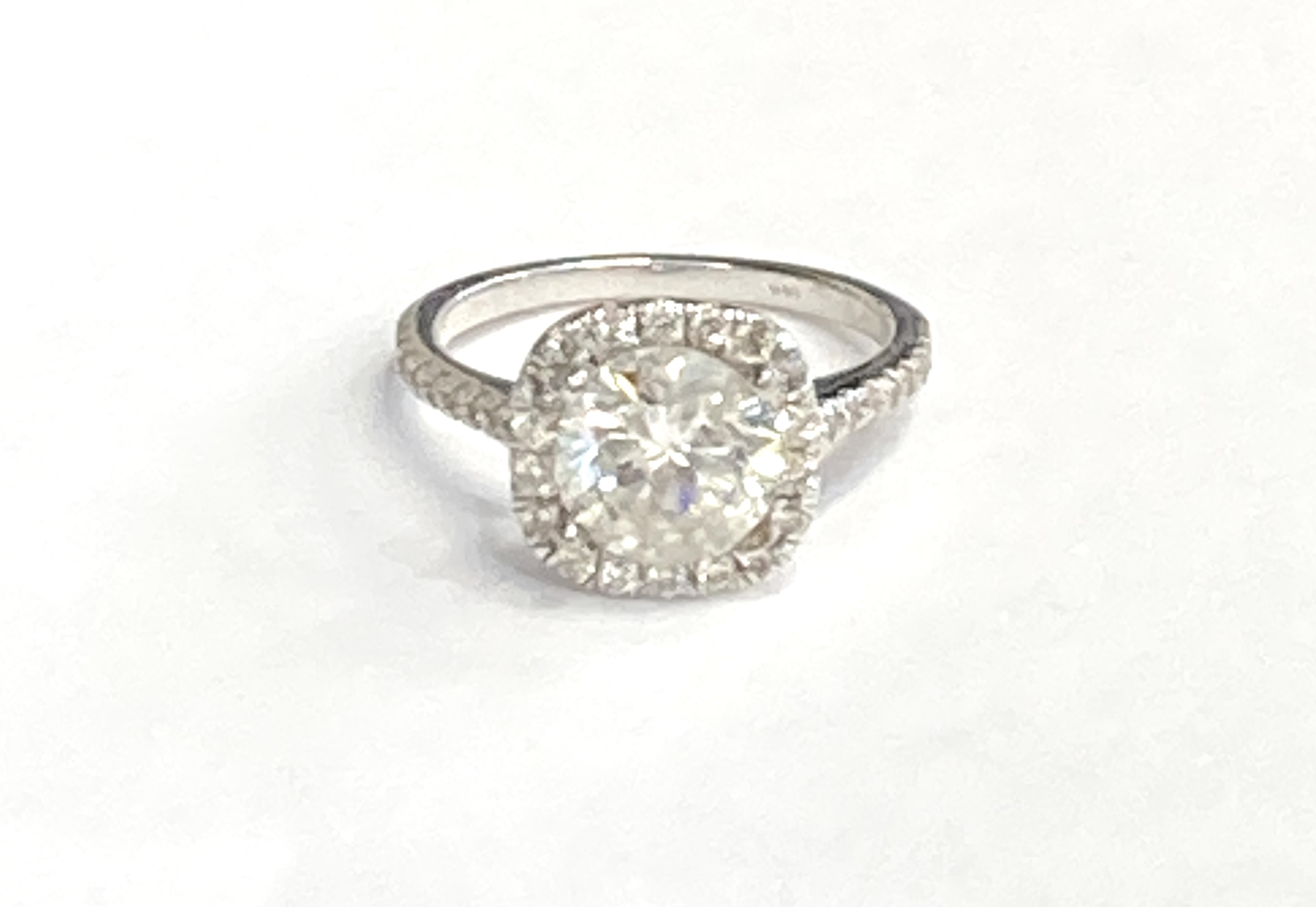 DIAMOND ENGAGEMENT RING
