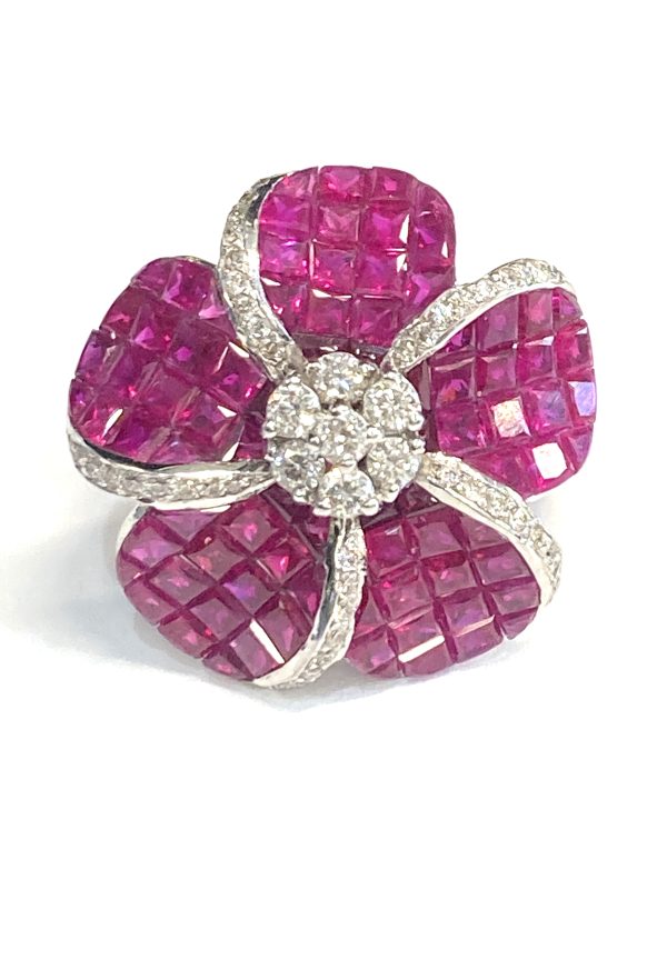 RUBY & DIA FLOWER RING