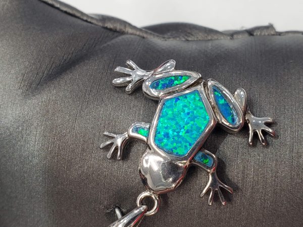 STERLING SILVER OPAL FROG PENDANT 4.9G