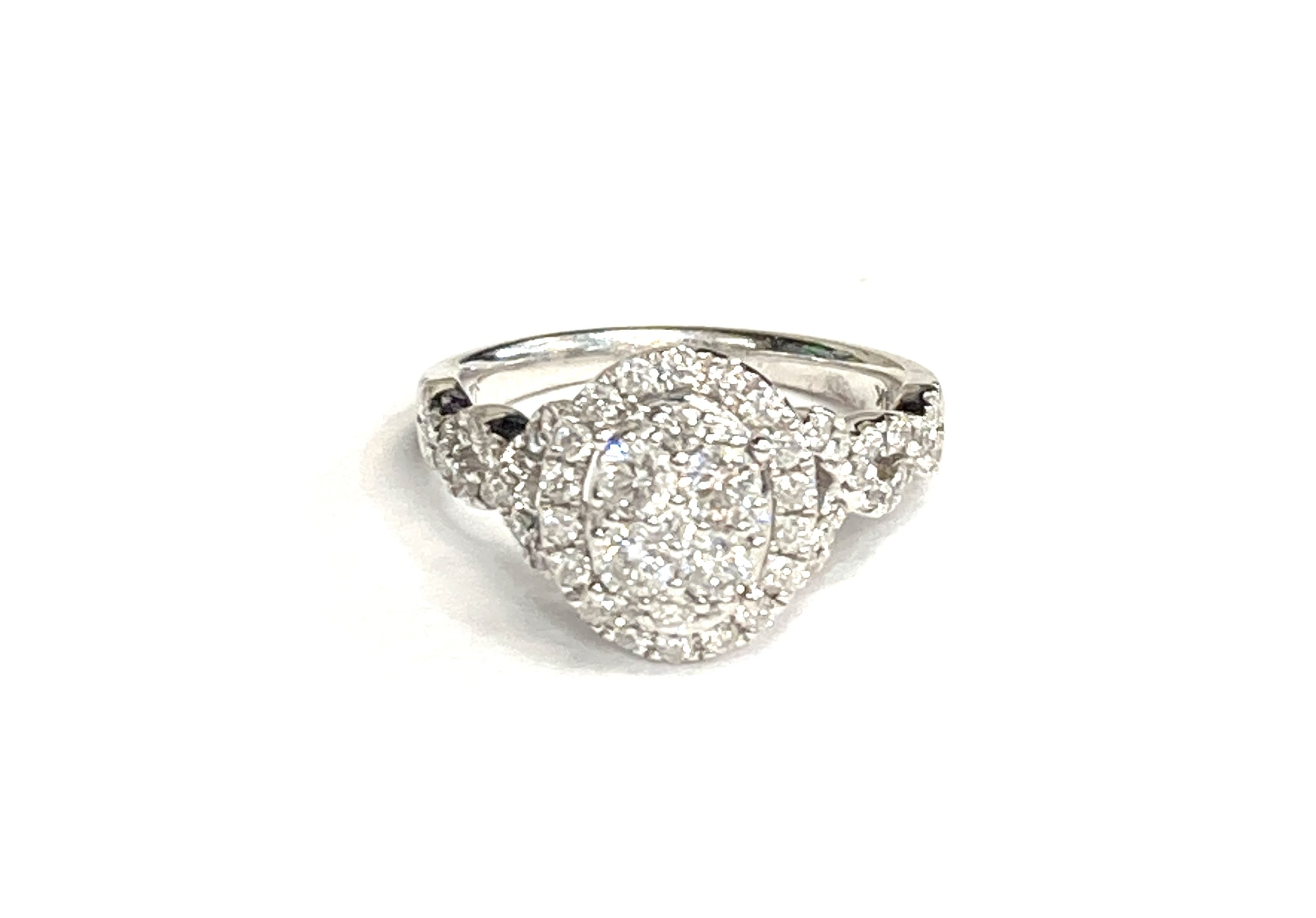 OVAL SHAPE DIAMOND CLUSTER RING