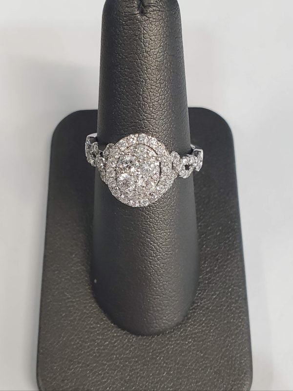 14K WG OVAL SHAPE DIA CLUSTER RING, 2.9 DWT, 2.0 CT.TW