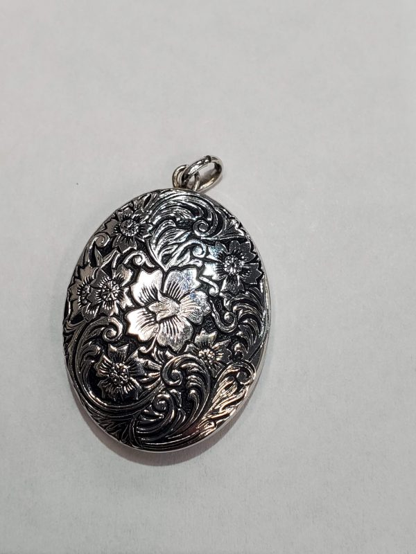 STERLING LOCKET. 5.2G