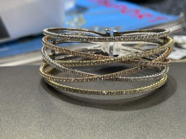 18K TRI COLOR 7.14CT DIA. LADIES 6 ROW CRISSCROSS BANGLE