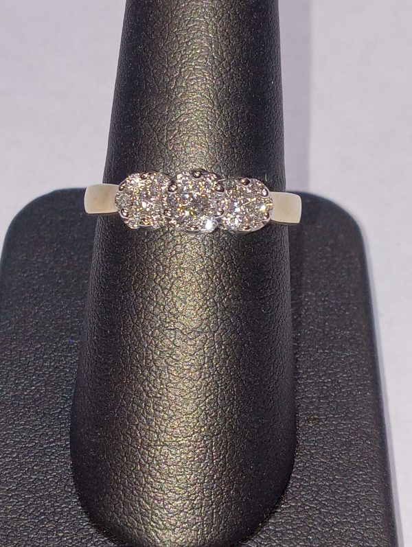 14K TWO TONE Contemporary Cluster Top Diamond Ring FEATURING 60 PTS OF DIAMONDS. 2.5 DWT