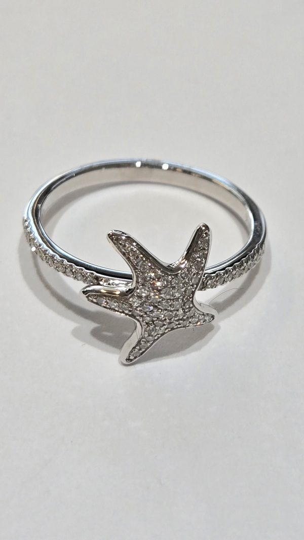 14K WHITE GOLD STAR FISH RING