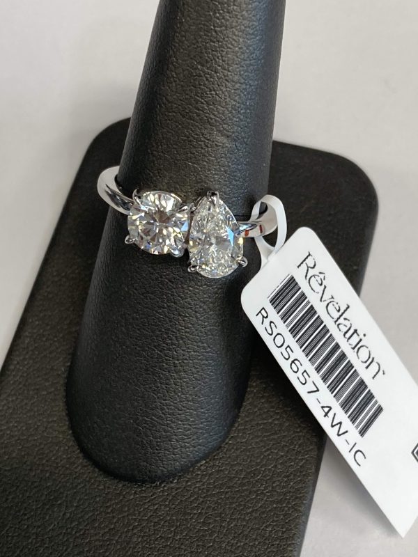 14K WHITE GOLD LAB GROWN DIAMOND RING CONTAINING 1 ROUND & 1 PEAR BRILLIANT SHAPE DIAMOND. WEIGHING APPROX. 2.00 TCW, 2.5 DWT, COLOR: F-G, CLARITY: VS. IGI#32J660052405 COMES WITH IGI CERT CARD