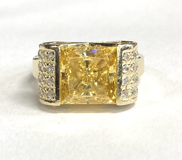YELLOW CRYSTAL FASHION RING