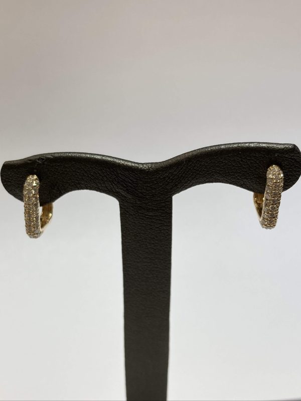 14K YELLOW GOLD SQUARE HOOP LAB GROWN DIAMONDS WEIGHING APPOX 0.51 TCW. DIS# 524369 COMES W/ DIS DIA GRADING REPORT CARD & POUCH. 1.7 DWT, COLOR: F-G, CLARITY: VS1-VS2.