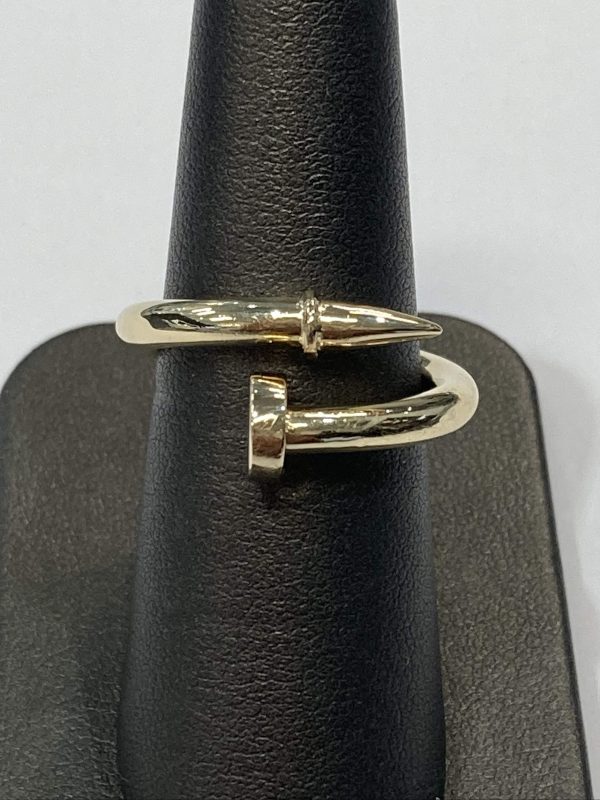 14K YELLOW GOLD CARTIER INSPIRED NAIL RING. 1.7 DWT SIZE 6.5. 3MM - 6.5MM