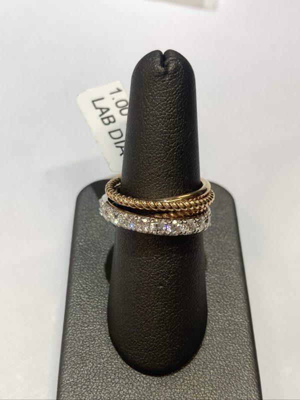 14K 2-TONE (ROSE GOLD AND WHITE GOLD) LAB GROWN DIAMOND AND ROPE TWIST DESIGN FASHION RING FEATURING 1.00 CTS OF ROUND BRILLIANT CUT DIAMONDS. 4.8 DWT.