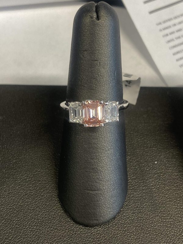 14K WHITE GOLD LAB GROWN PINK & WHITE DIAMONDS. 3 STONE EMERALD CUT RING. 2.25 TCW 1.7 DWT