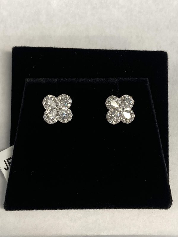 18K WHITE GOLD CLOVER DIAMOND STUDS, 0.58 TCW, CLARITY: VS, 1.6 DWT