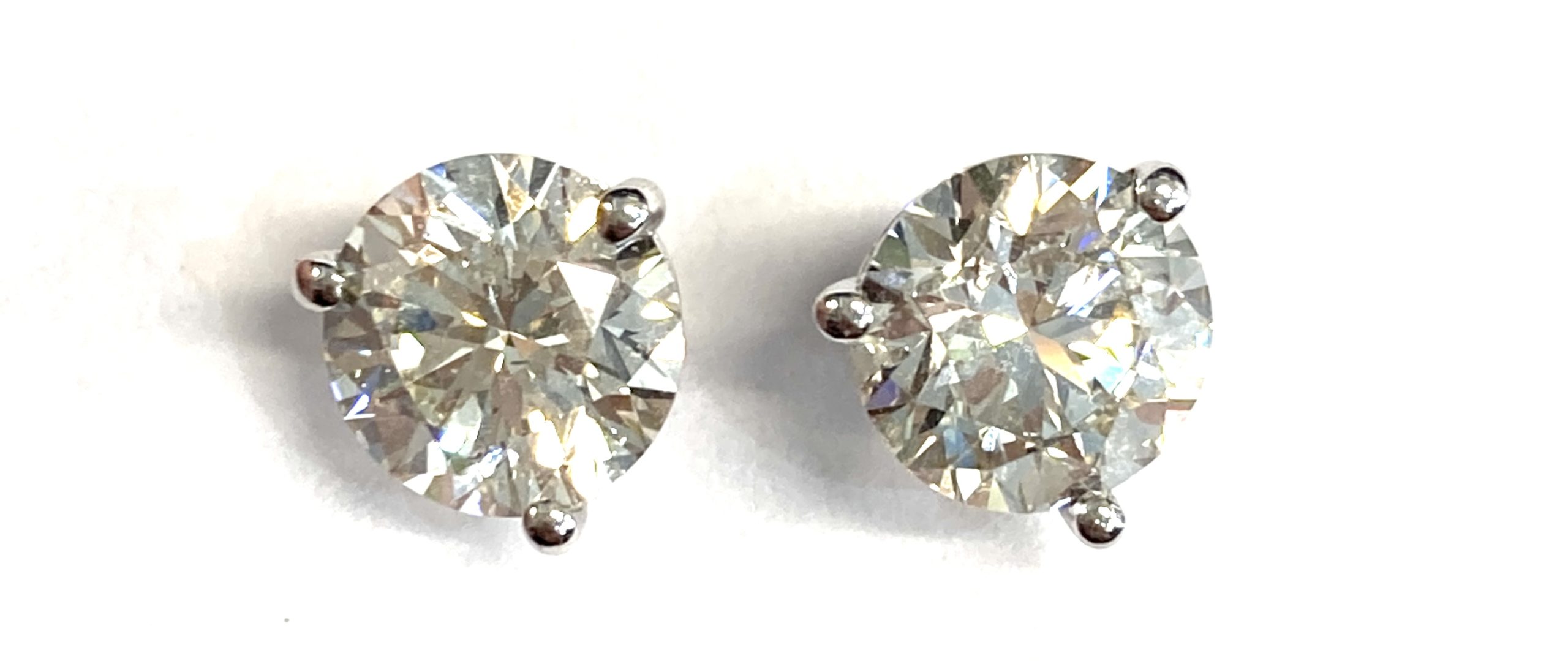 MINE-GROWN DIAMOND STUDS 3.02 CARATS