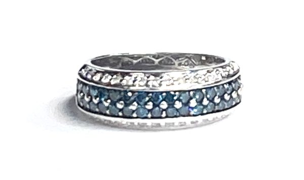 WHITE & BLUE DIAMOND RING