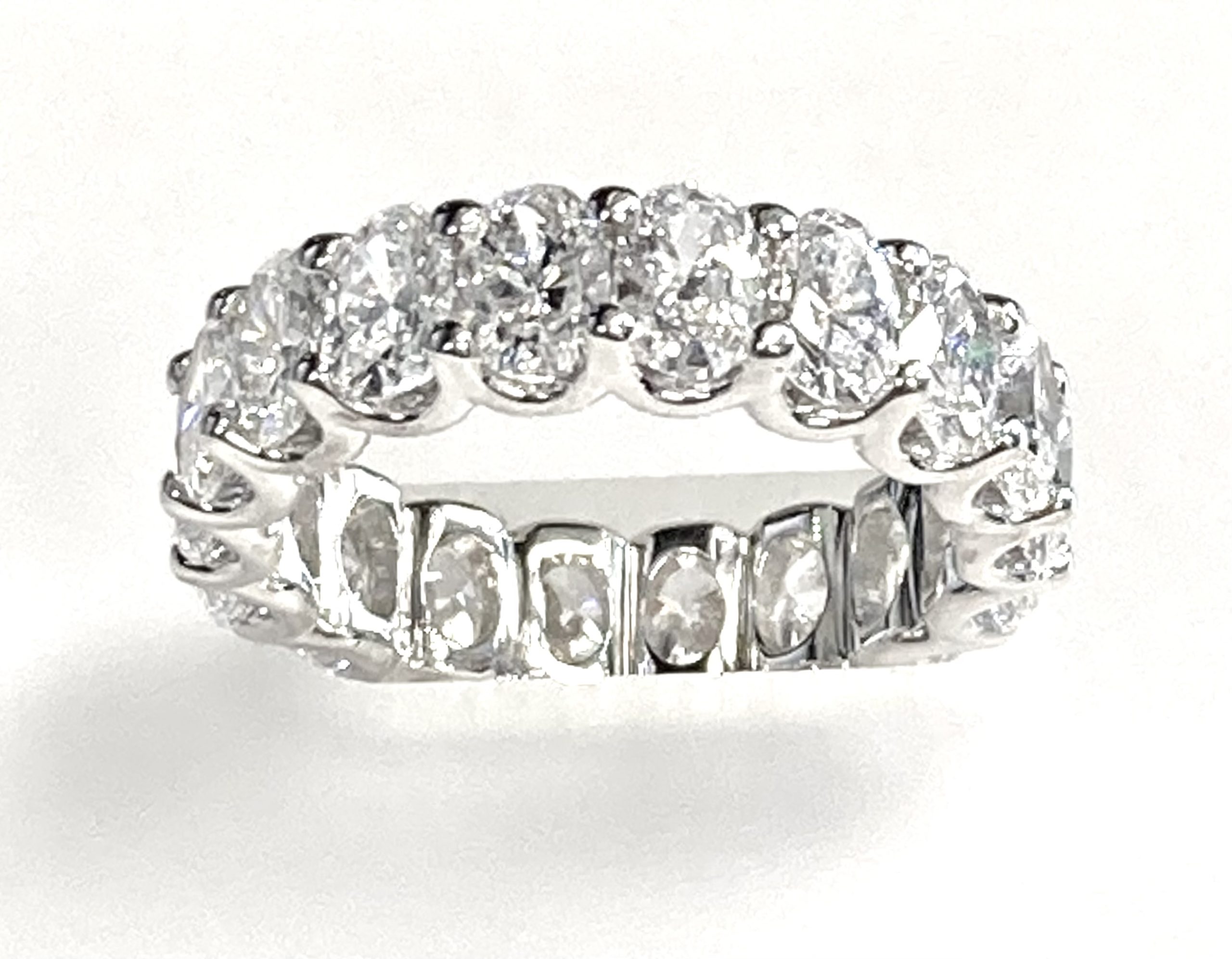 OVAL CUT DIAMOND ETERNITY BAND - Image 3