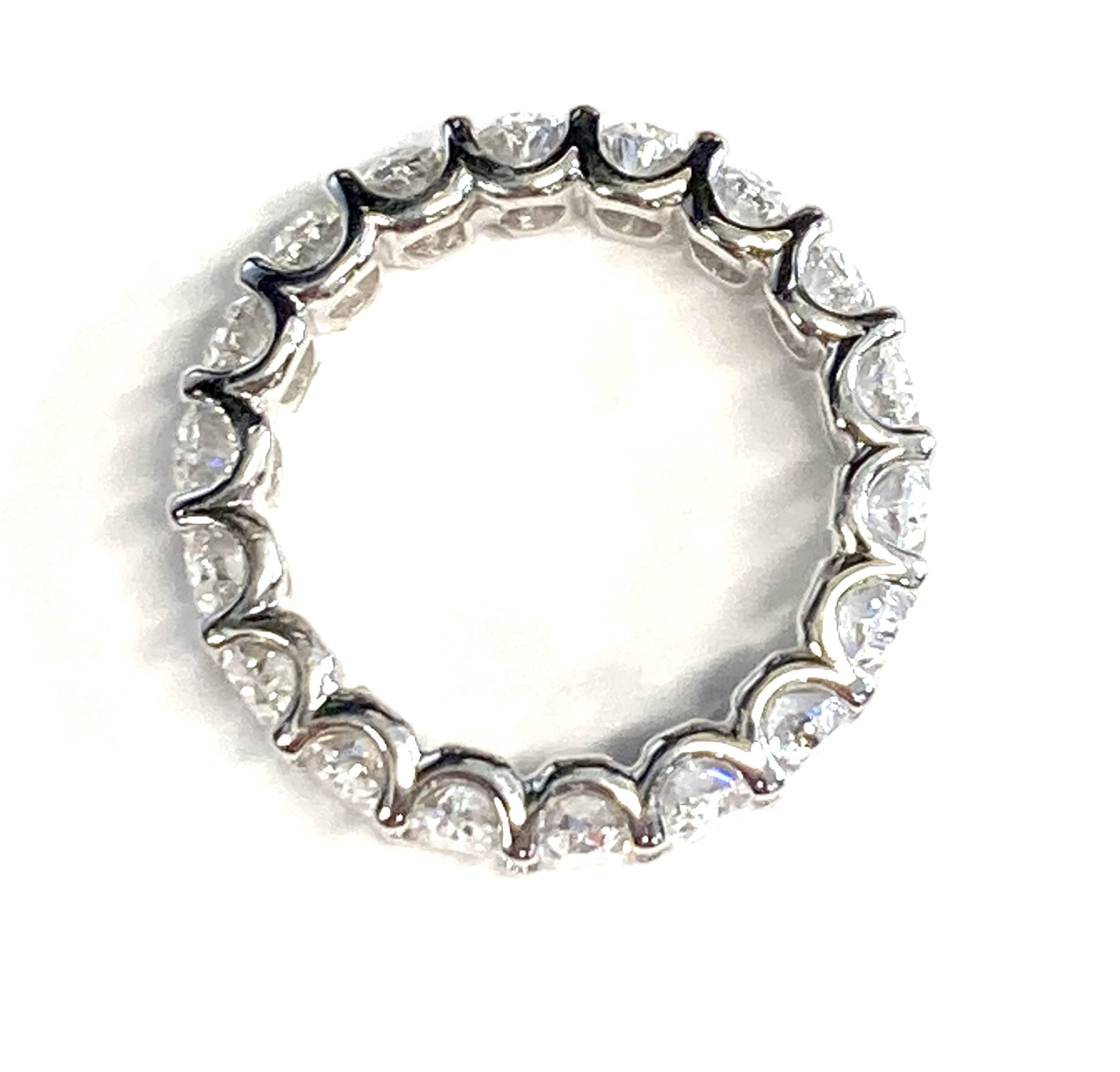 OVAL CUT DIAMOND ETERNITY BAND - Image 2